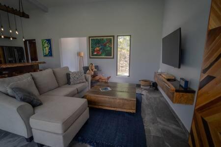 Modern Villa Overlooking Macal River Valley Benque Viejo del Carmen Esterno foto